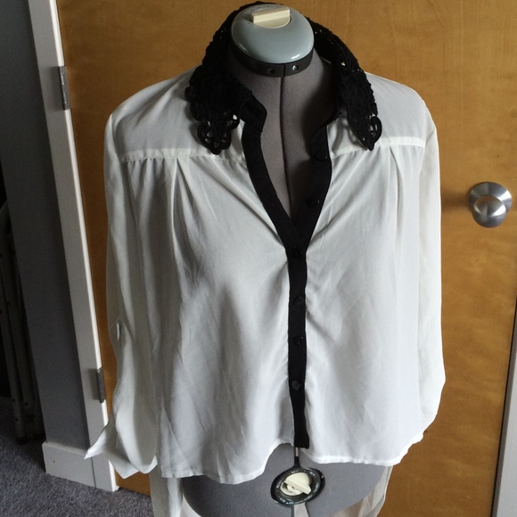 Unique blouse from Akira!