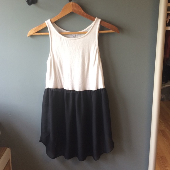 🔴SOLD🔴 Peplum tank top - Picture 2 of 4