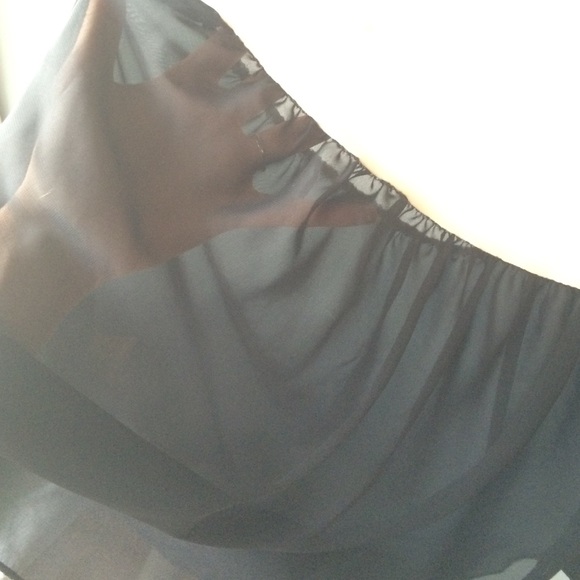 🔴SOLD🔴 Peplum tank top - Picture 3 of 4