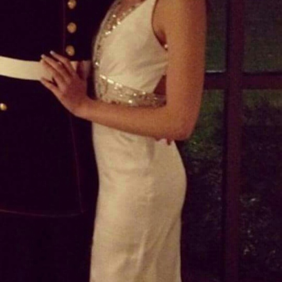 Long white ball gown - Picture 2 of 2