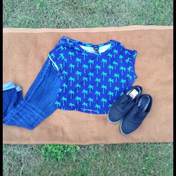 Palm tree crop tee!