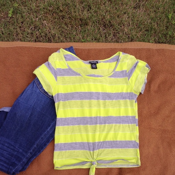 Striped crop tee!