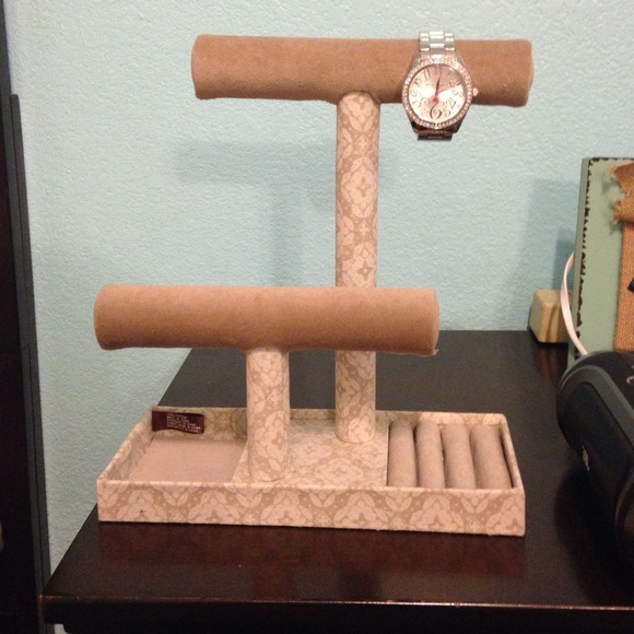 Jewelry holder