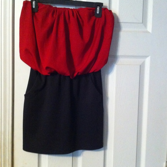 Red & Black Strapless Cocktail Dress - Picture 3 of 3