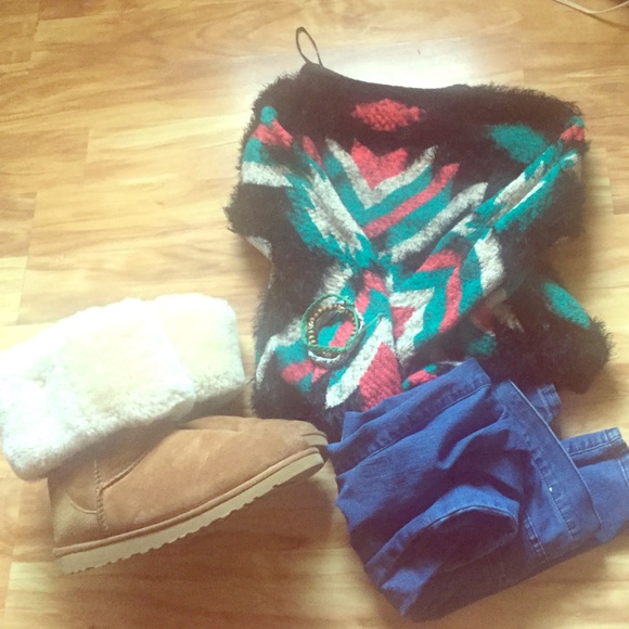 FURRY CHEVRON SWEATER 💚💜💙