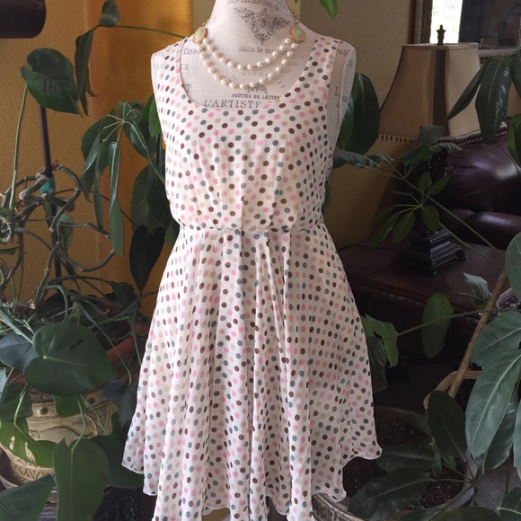 ✨SOLD✨Cream polka dot tie back dress
