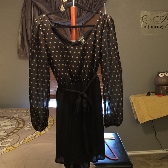 Little black Dress - Picture 1 of 2