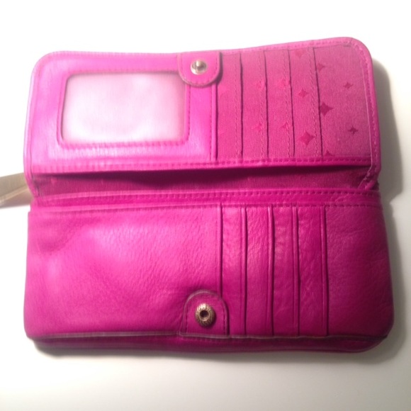 Fossil Wallet ~~Super cute & just the right size! - Picture 3 of 4