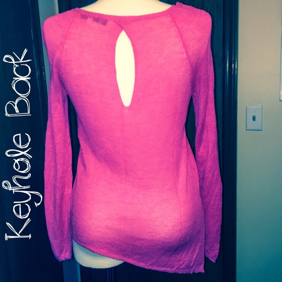 Jennifer Lopez Keyhole Back/Abstract hem Top - Picture 2 of 4