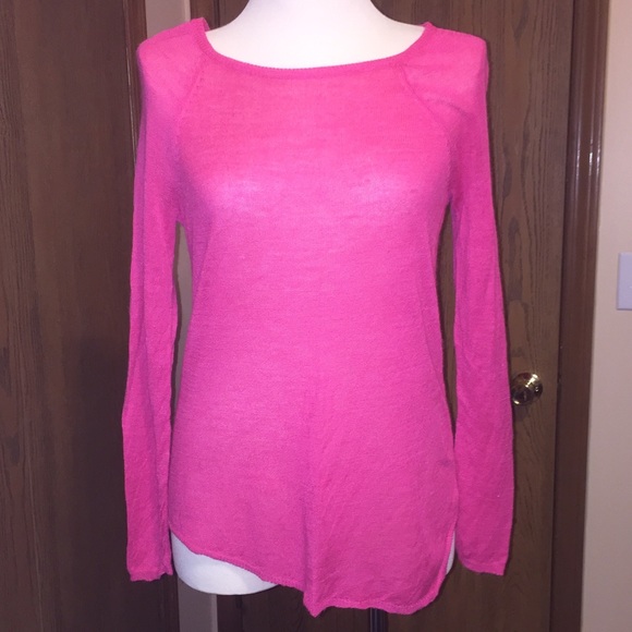 Jennifer Lopez Keyhole Back/Abstract hem Top - Picture 3 of 4