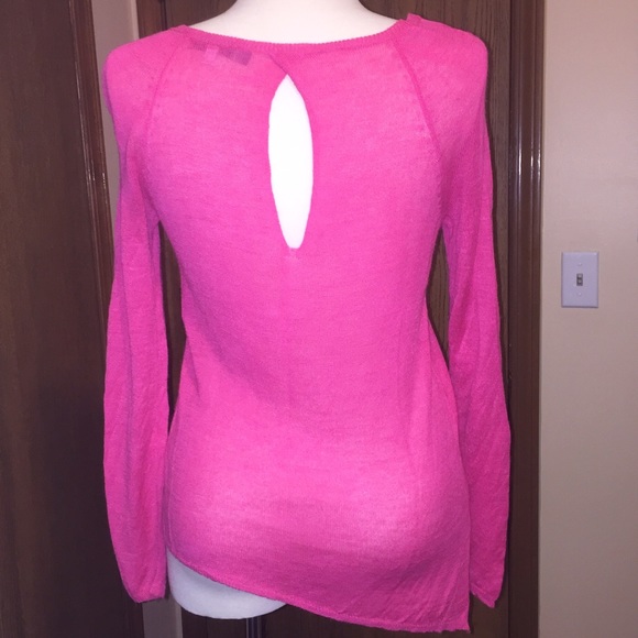 Jennifer Lopez Keyhole Back/Abstract hem Top - Picture 4 of 4