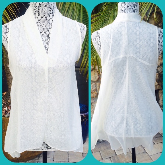 Lapis Tops - ✨HP✨  Dotted Swiss Cream Blouse