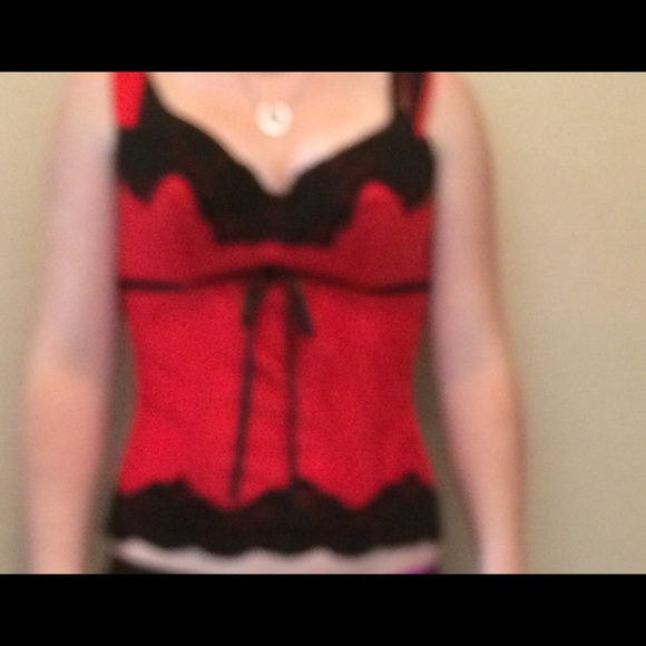 Red corset - Picture 2 of 3
