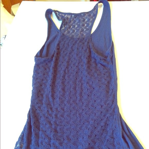 navy tank with pattern in the back - Picture 1 of 4