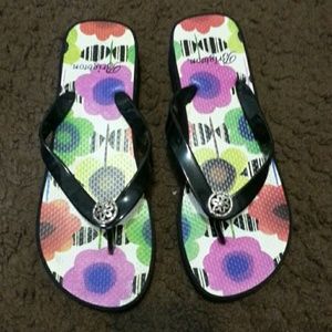 Super cute floral wedged flip flop!