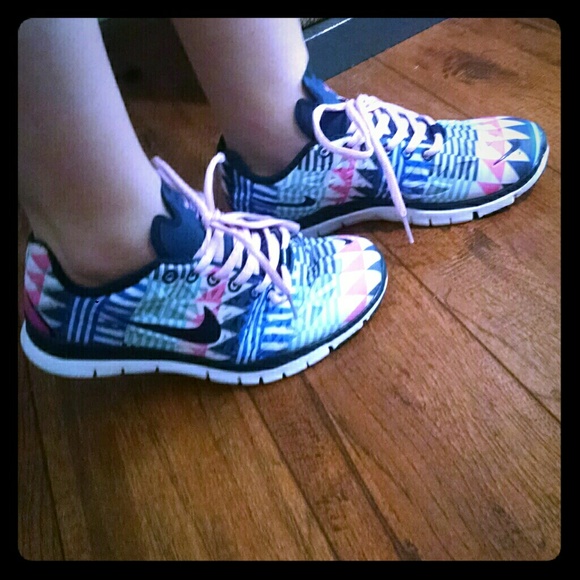 Nike Shoes - Lowest price! Nike free