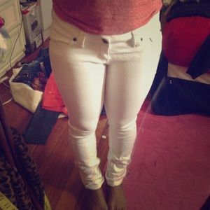 White skinny jeans