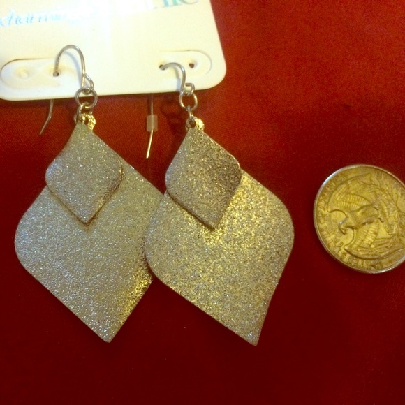 Silver dangling earrings