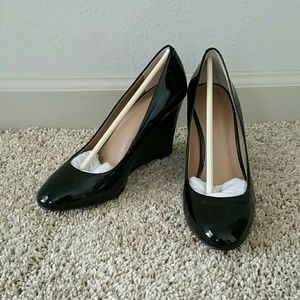 Banana Republic Maisie Wedge*black patent*