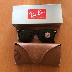 Brand new Ray-ban black wayfarer sunglasses