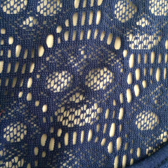 MAKE OFFERS! Skull top - Picture 2 of 3