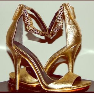 Gold obrianna Panther heels ❤️