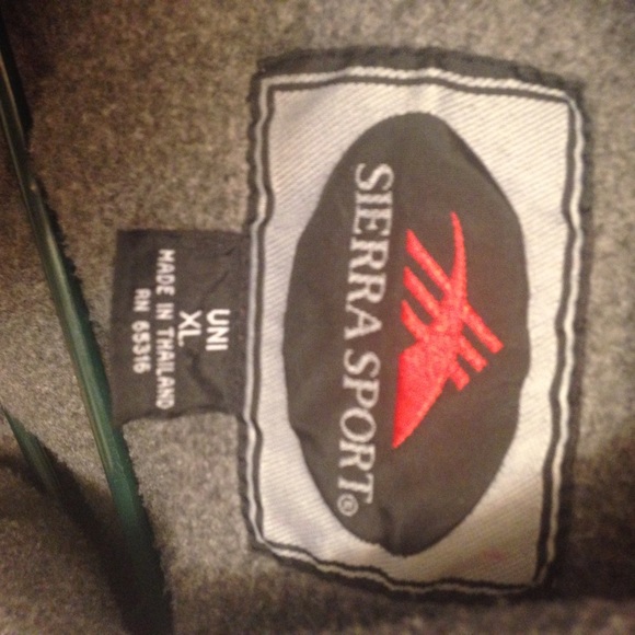 Thick Red Coat - Picture 3 of 3