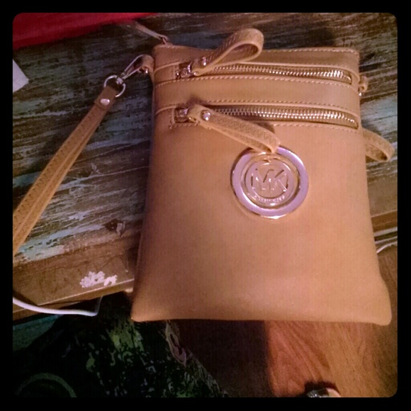 Mk lil purse