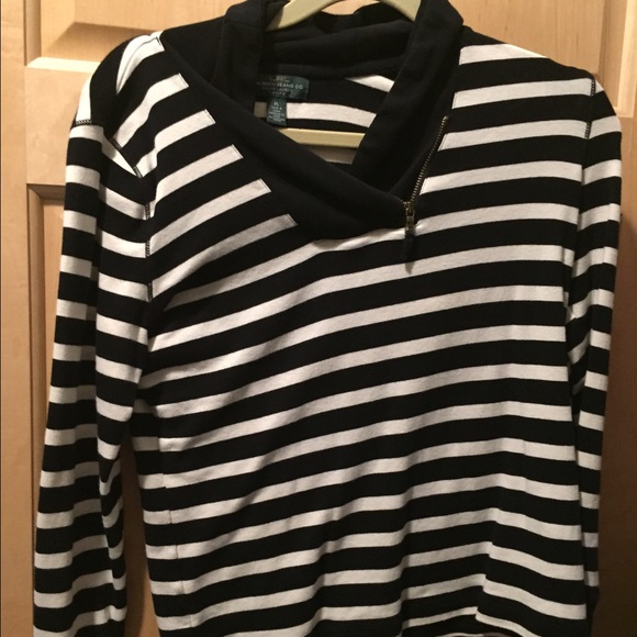 Awesome RL black top- super slimming