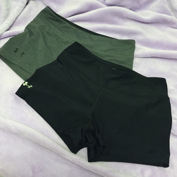 Lot of 2 Under Amour fitted heat gear shorts small - Picture 2 of 4