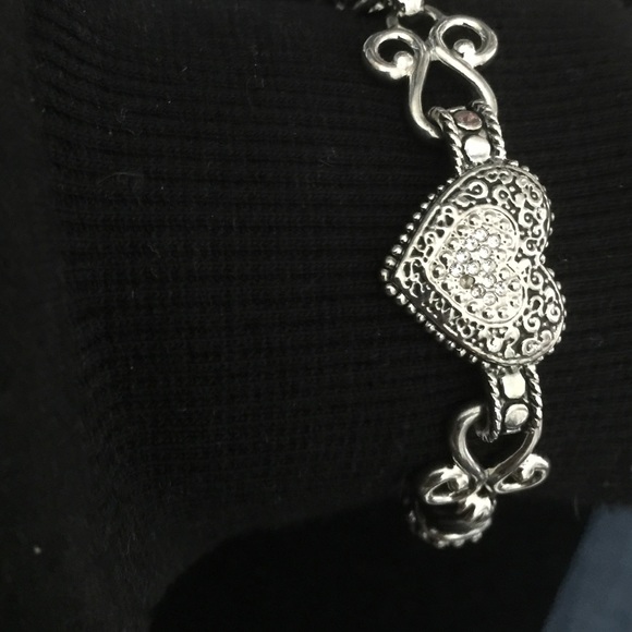 Nwob Love Dust bracelet missing crystal