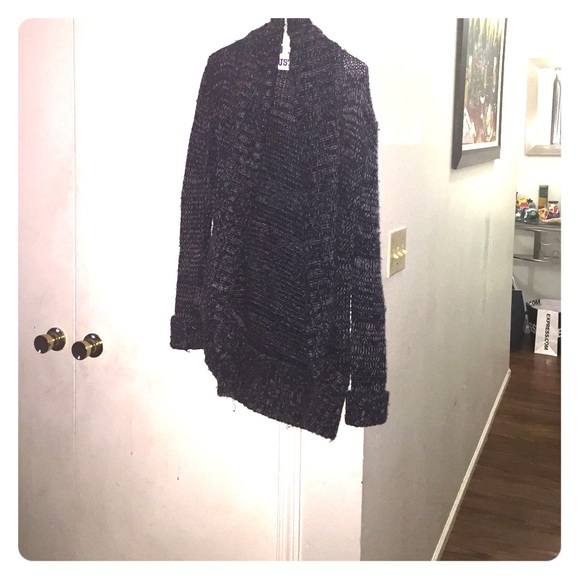 Navy & beigh express comfy sweaters