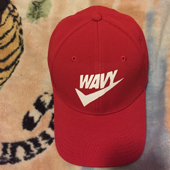 Red wavy cap