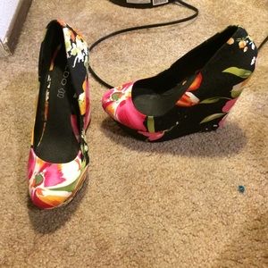 Steve Madden floral wedges