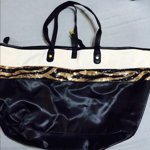 Large tote