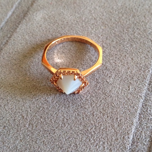 Henri Bendel Ring