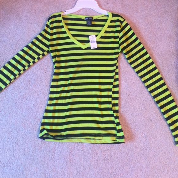 Striped long sleeve v neck