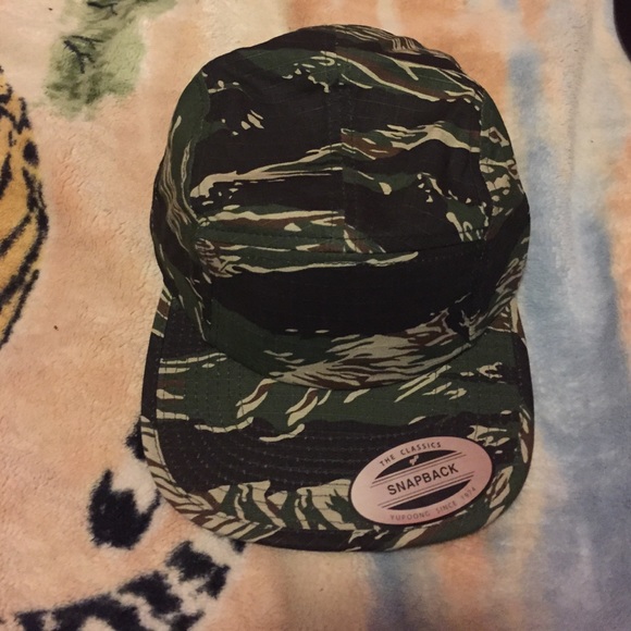 Camo 5 panel hat