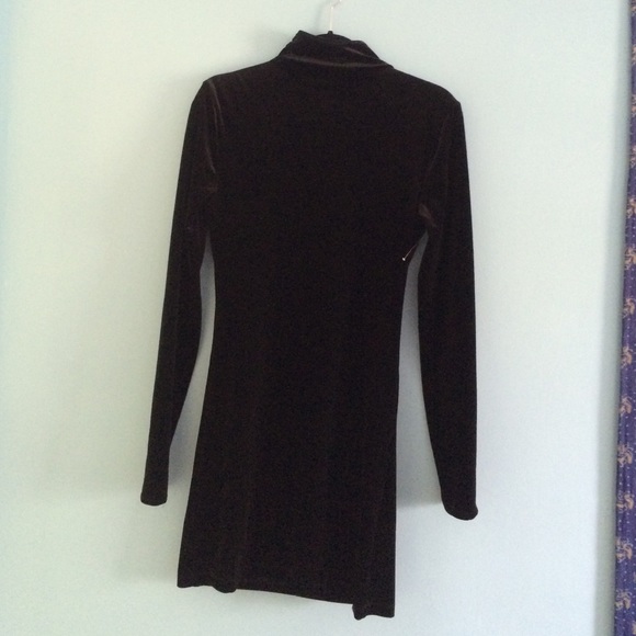 💥VELVET TURTLE NECK BACKLESS DRESS💥