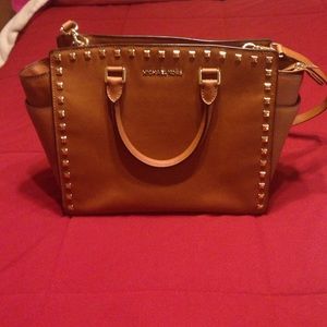MK authentic brown Extra large selma studded bag.