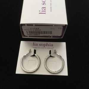 Nwb loa sophia "that's a wrap" earrings silver