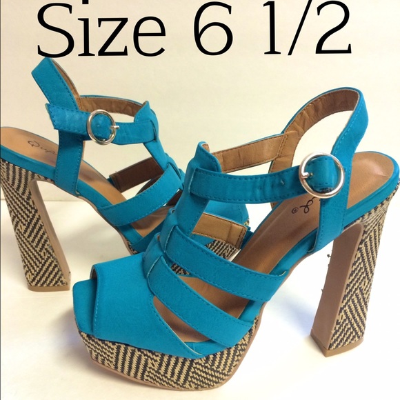 Turqouise pumps