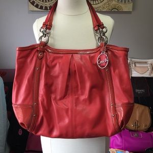 100% Authentic coach bright color tote/hand bag