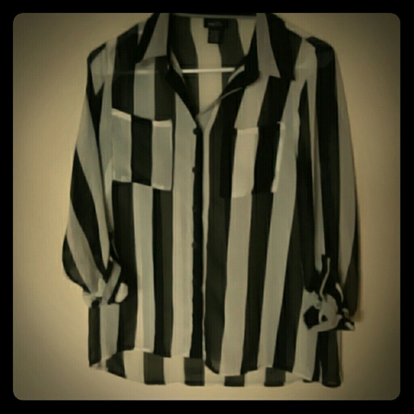 Thin BlacknWhite Stripe Long Sleeve