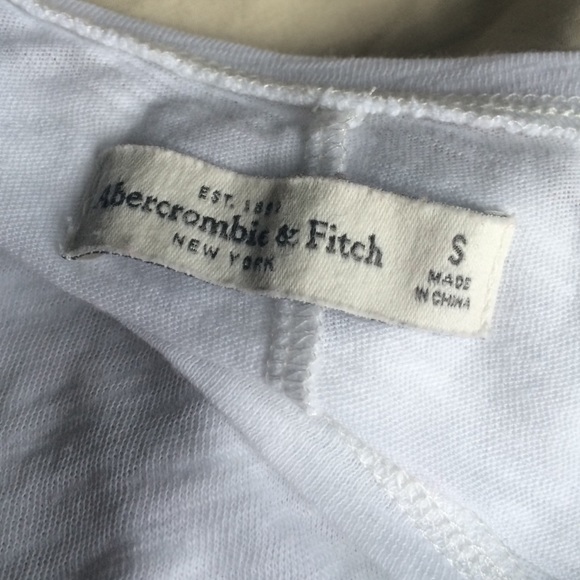 Abercrombie and Fitch swing crop top with lace - Picture 3 of 3