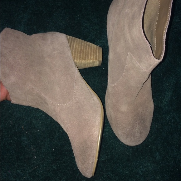 Beige/tan booties