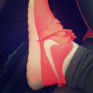 Nike Coral