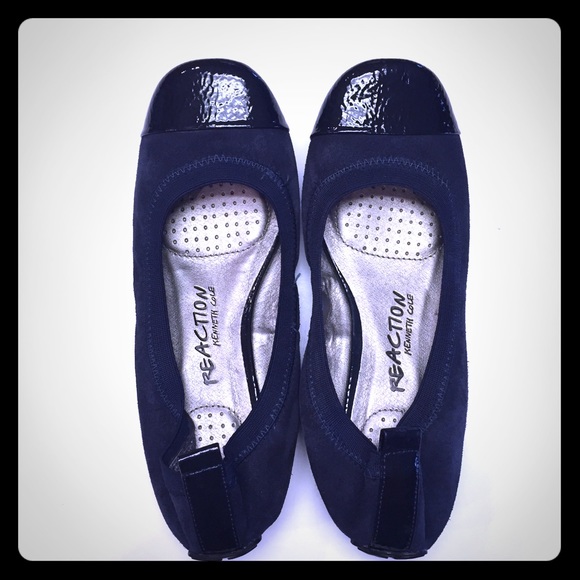 Kenneth Cole navy flats size 6.5
