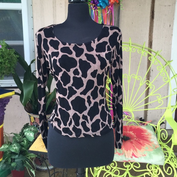 Light weight long sleeve top