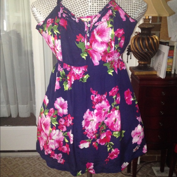 Dress - Picture 1 of 2